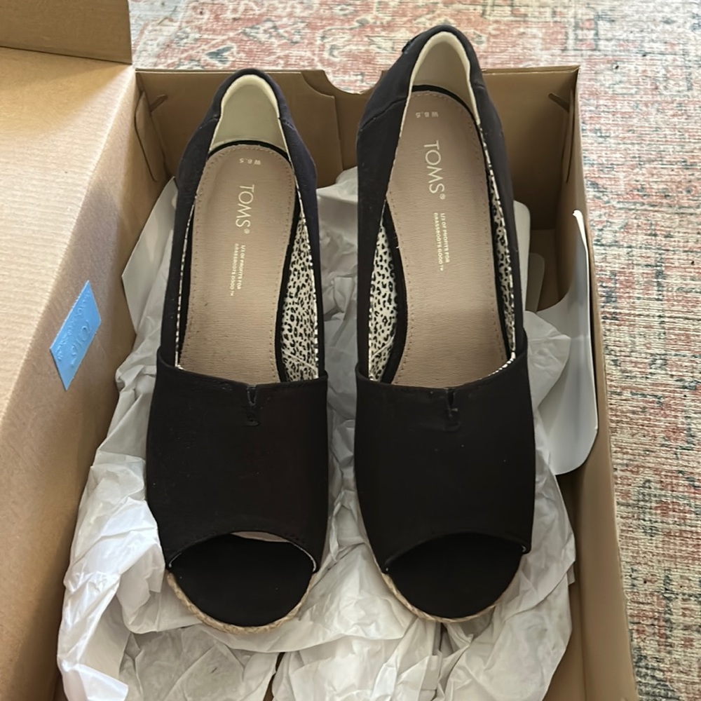 Navy Blue Tom’s Wedges